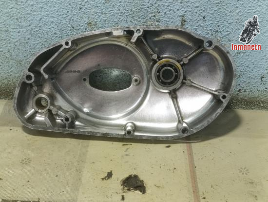 Tapa embrague, tiene un golpe, ver las fotos. Lo demas en bu