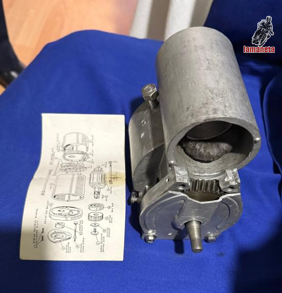 lote dos magnetos, el que aparece a la izquierda en la fotog