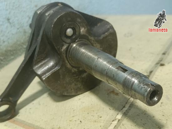 Ciguenal Ducati 125 160 usado, roscas en buen estado. Ejes e