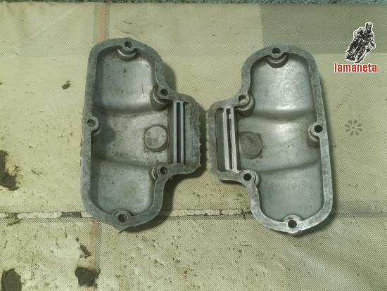 Pareja de tapas de valvulas para Ducati 250, 350, 450. Buen 