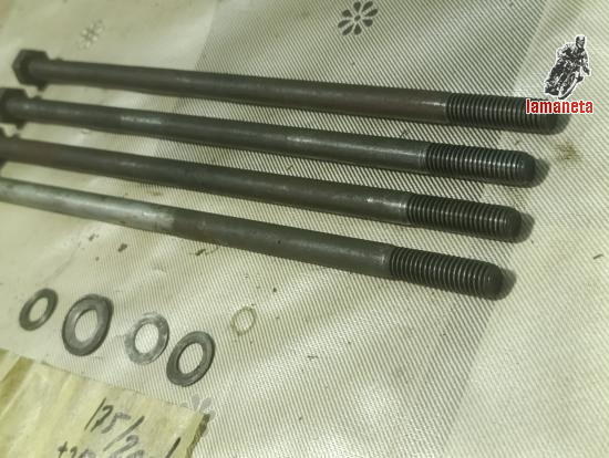 Conjunto de 4 pernos o esparragos cilindro culata de Ducati 