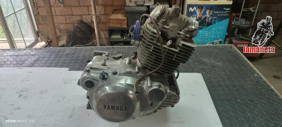 Motor funcionando de Yamaha Especial 250