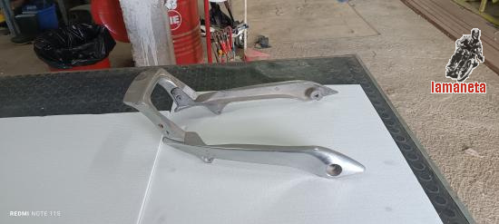 Soporte trasero de una Yamaha Especial 250