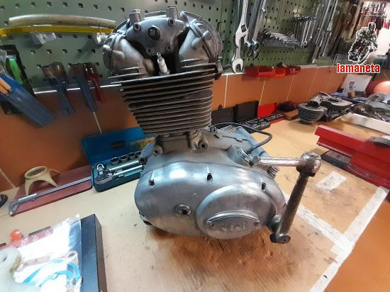 vendo motor ducati 250 carter ancho . original , completo y 
