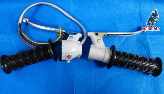 Manillarpleto para Derbi 4V. Mandos marca Ideal originales.