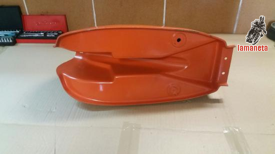 vendo deposito de gasolina de fibra para ducati 50 ts . es o